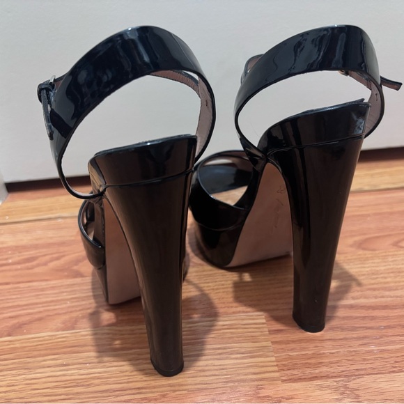 Brian Atwood Black Patent Platform Heels Size 7 Ankle Strap Sandals - Picture 4 of 5